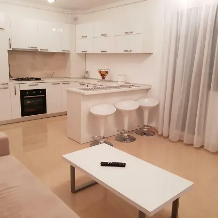 Apartamento Emma Năvodari